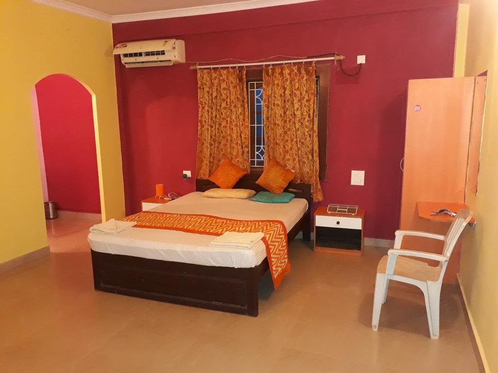 Midguard Sea View Hotel Oud Goa Buitenkant foto