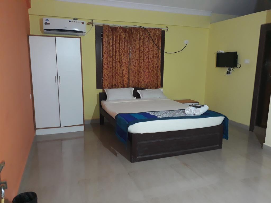 Midguard Sea View Hotel Oud Goa Buitenkant foto